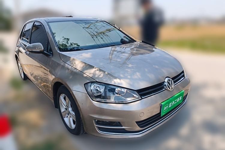 Used Volkswagen Golf 2016 1.6L Automatic Comfort Model Front Right 45 Deg