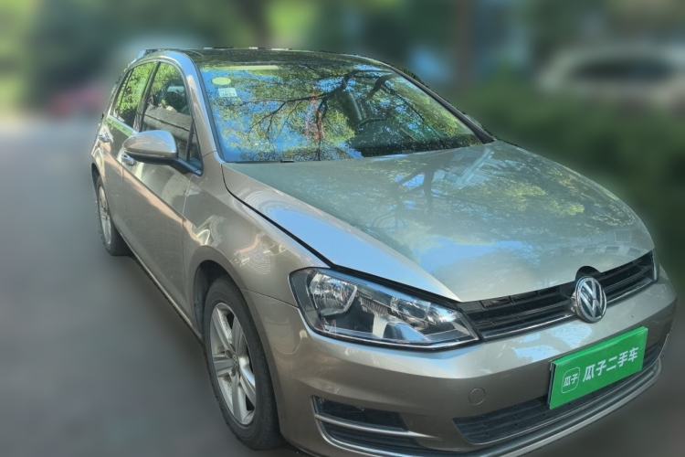 Used Volkswagen Golf 2016 1.6L Automatic Fashion Model Front Right 45 Deg