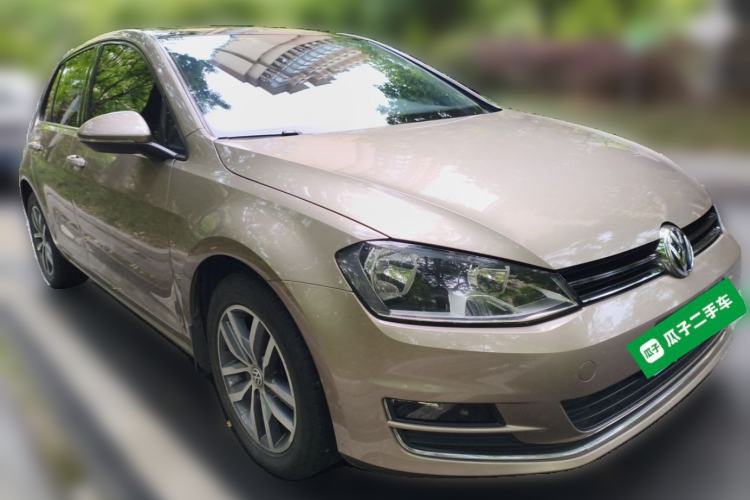Used Volkswagen Golf 2016 230TSI Automatic Luxury Version Front Right 45 Deg