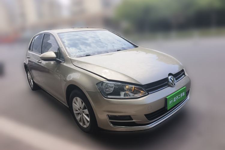 Used Volkswagen Golf 2016 1.6L Automatic Fashion Model Front Right 45 Deg