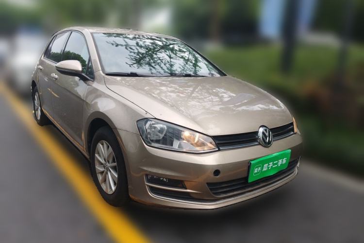 Used Volkswagen Golf 2016 1.6L Automatic Fashion Model Front Right 45 Deg