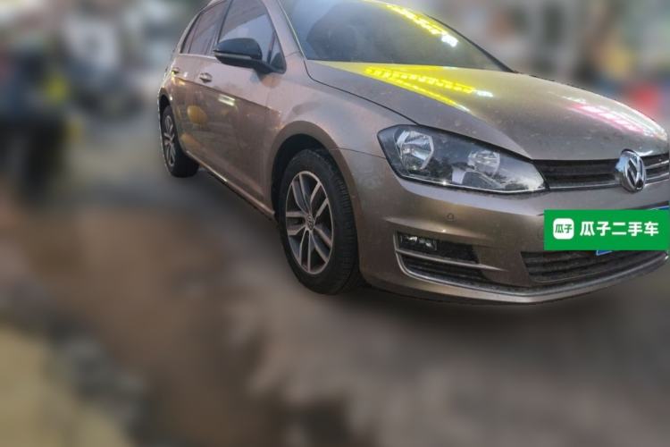 Used Volkswagen Golf 2016 230TSI Automatic Luxury Version Front Right 45 Deg