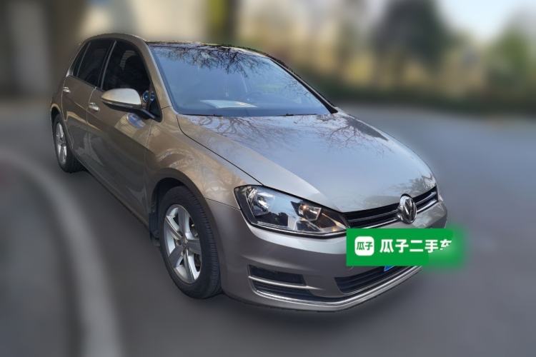 Used Volkswagen Golf 2016 230TSI Automatic Comfort Version Front Right 45 Deg