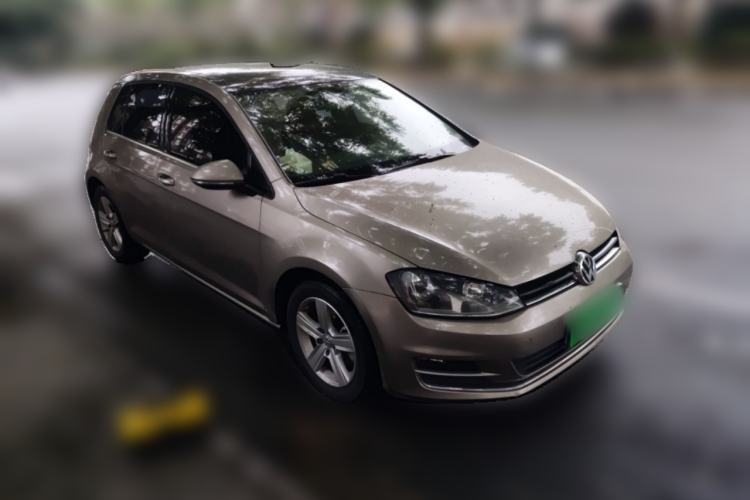 Used Volkswagen Golf 2016 230TSI Automatic Comfort Version Front Right 45 Deg