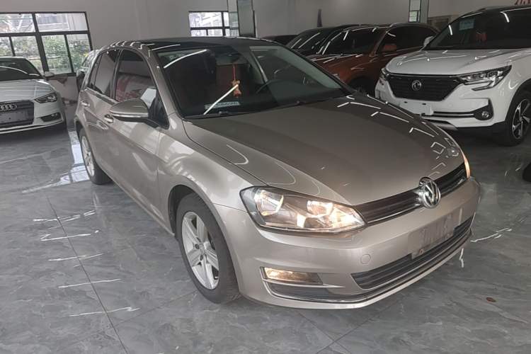 Used Volkswagen Golf 2016 1.6L Automatic Comfort Model Front Right 45 Deg