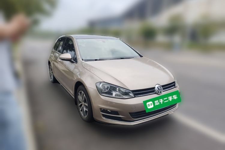 Used Volkswagen Golf 2016 230TSI Automatic Luxury Version Front Right 45 Deg