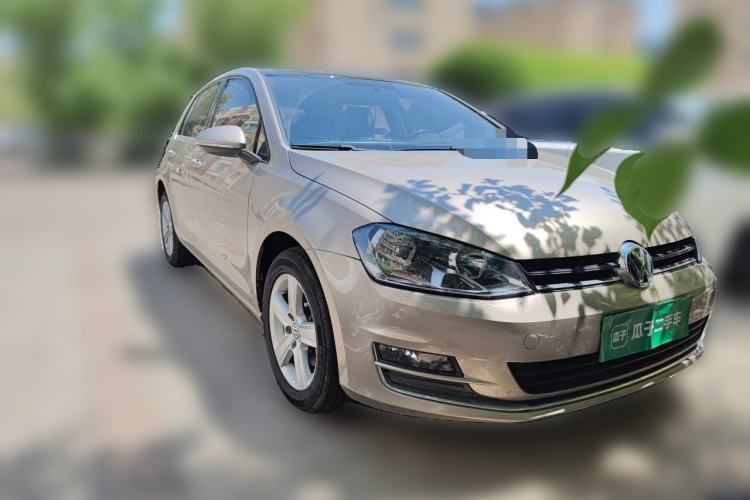 Used Volkswagen Golf 2016 230TSI Automatic Comfort Version Front Right 45 Deg