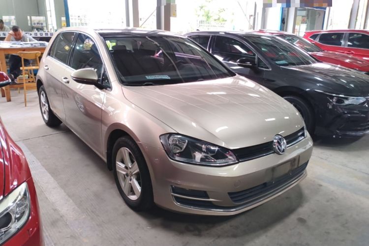 Used Volkswagen Golf 2016 230TSI Automatic Comfort Version Front Right 45 Deg