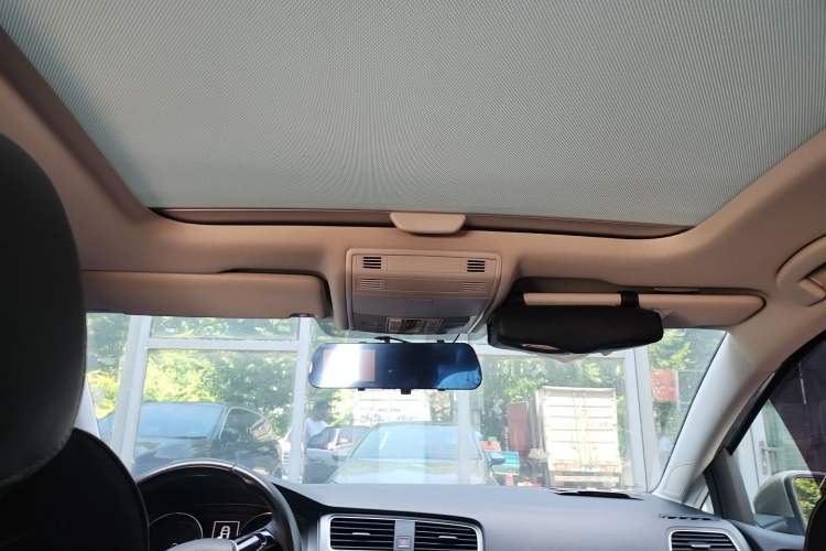 Used Volkswagen Golf 2016 1.6L Automatic Comfort Model Headliner