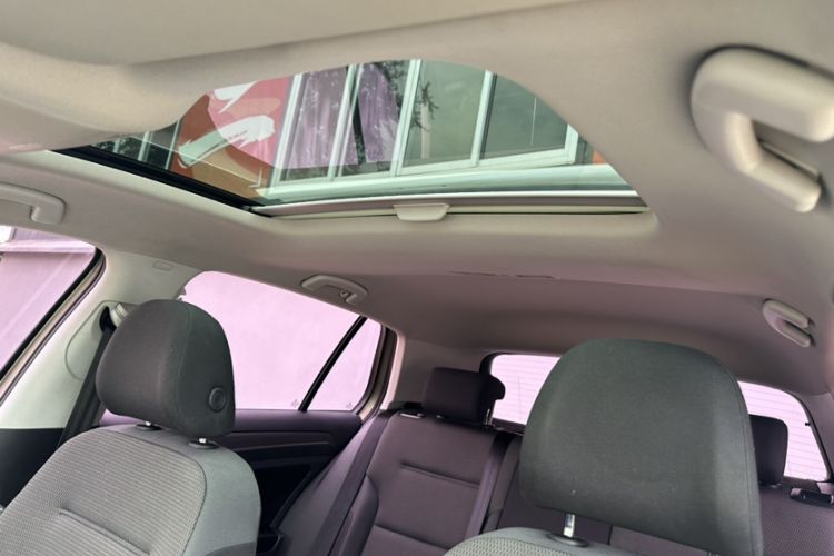 Used Volkswagen Golf 2016 230TSI Automatic Comfort Version Headliner