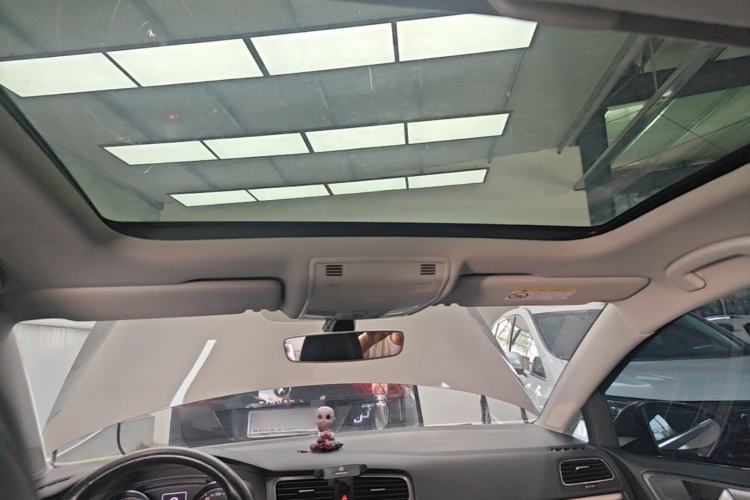Used Volkswagen Golf 2016 230TSI Automatic Luxury Version Headliner