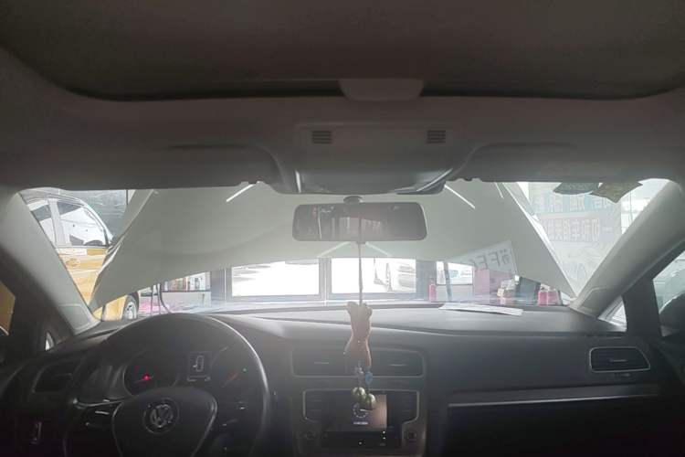 Used Volkswagen Golf 2016 1.6L Automatic Comfort Model Headliner