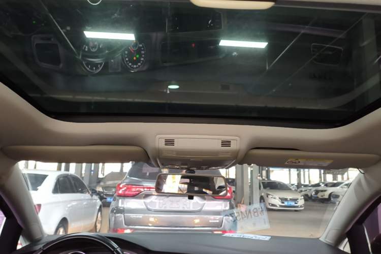 Used Volkswagen Golf 2016 230TSI Automatic Comfort Version Headliner