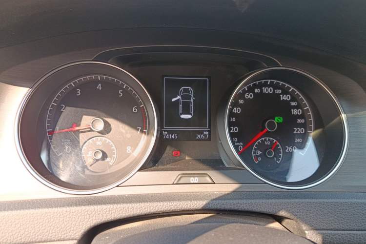 Used Volkswagen Golf 2016 1.6L Automatic Comfort Model Instrument Cluster