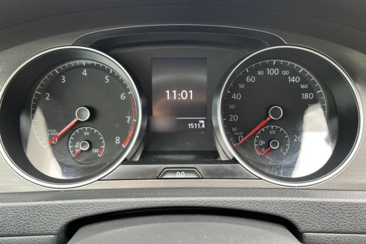 Used Volkswagen Golf 2016 230TSI Automatic Comfort Version Instrument Cluster