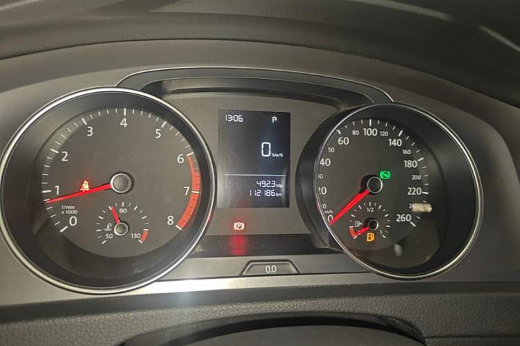 Used Volkswagen Golf 2016 1.6L Automatic Fashion Model Instrument Cluster