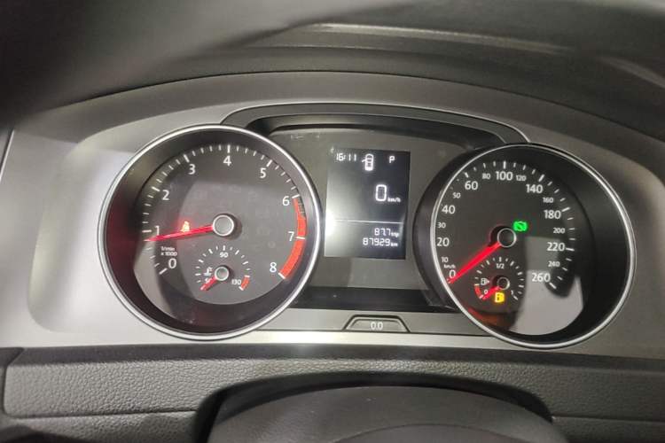 Used Volkswagen Golf 2016 1.6L Automatic Fashion Model Instrument Cluster