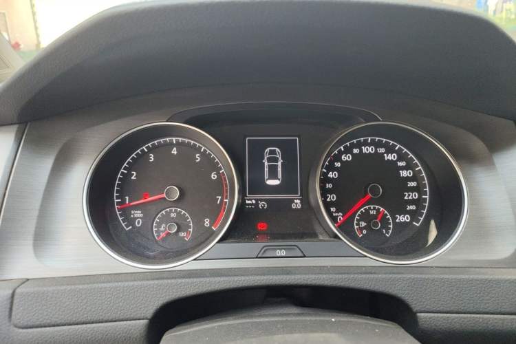 Used Volkswagen Golf 2016 230TSI Automatic Comfort Version Instrument Cluster