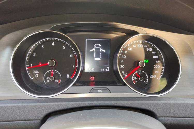 Used Volkswagen Golf 2016 230TSI Automatic Luxury Version Instrument Cluster