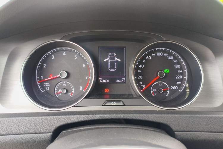 Used Volkswagen Golf 2016 230TSI Automatic Luxury Version Instrument Cluster