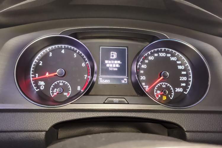 Used Volkswagen Golf 2016 230TSI Automatic Comfort Version Instrument Cluster