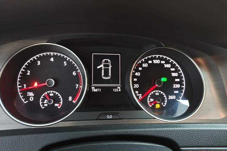 Used Volkswagen Golf 2016 230TSI Automatic Luxury Version Instrument Cluster