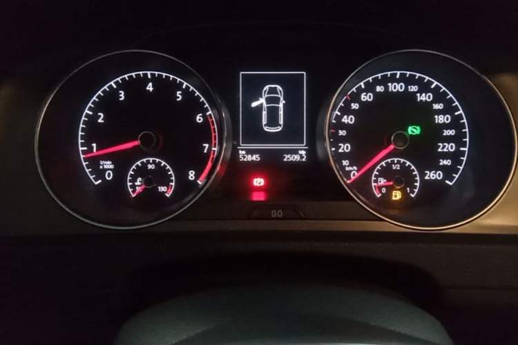 Used Volkswagen Golf 2016 230TSI Automatic Comfort Version Instrument Cluster