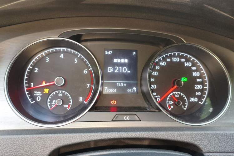 Used Volkswagen Golf 2016 230TSI Automatic Luxury Version Instrument Cluster