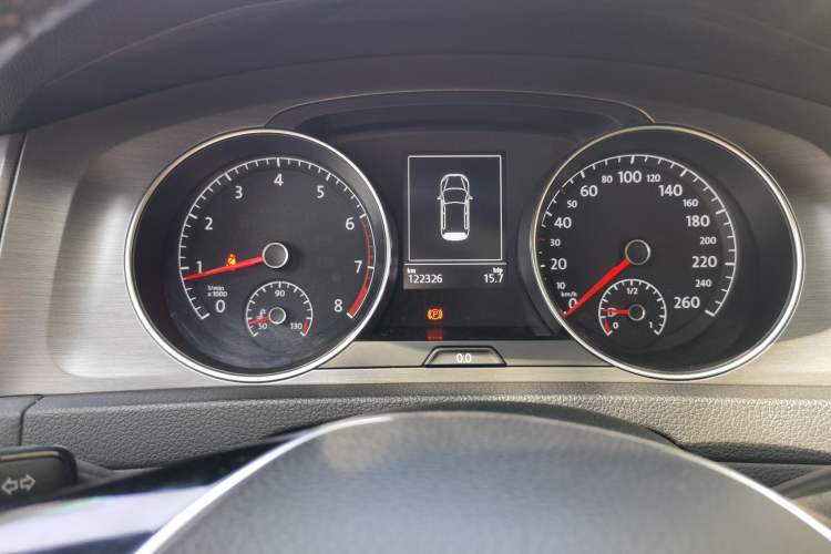 Used Volkswagen Golf 2016 230TSI Automatic Comfort Version Instrument Cluster