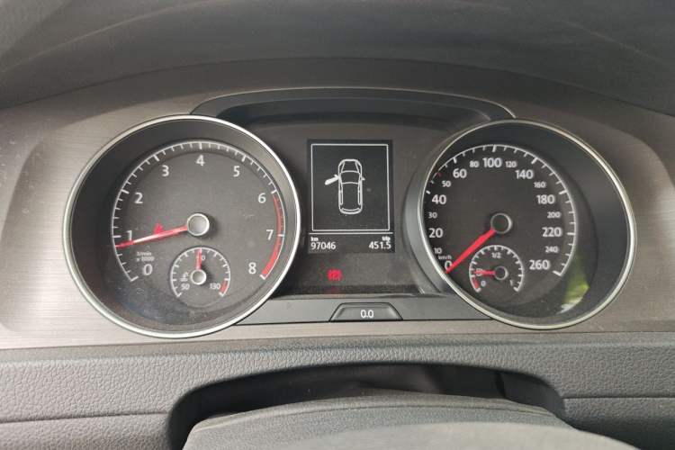 Used Volkswagen Golf 2016 230TSI Automatic Comfort Version Instrument Cluster