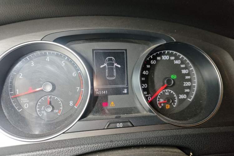 Used Volkswagen Golf 2016 230TSI Automatic Luxury Version Instrument Cluster