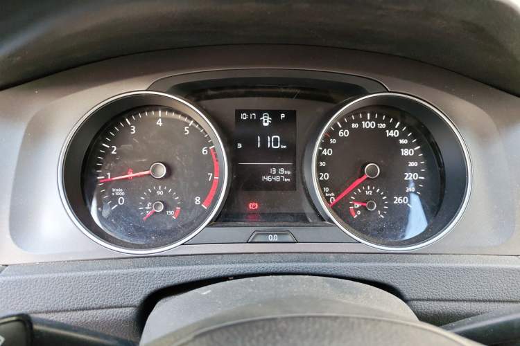 Used Volkswagen Golf 2016 1.6L Automatic Fashion Model Instrument Cluster