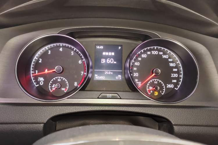 Used Volkswagen Golf 2016 230TSI Automatic Comfort Version Instrument Cluster