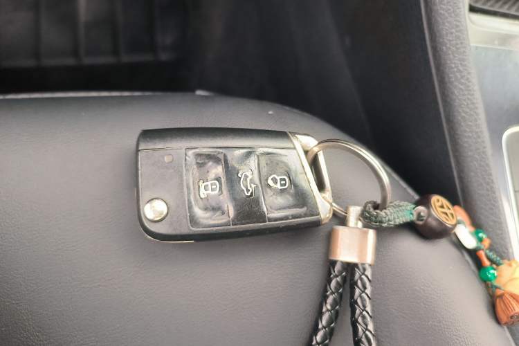 Used Volkswagen Golf 2016 1.6L Automatic Comfort Model Interior 1