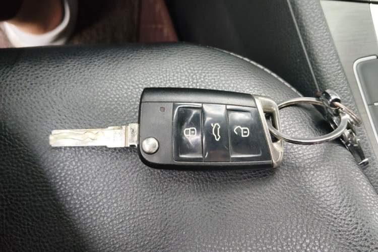 Used Volkswagen Golf 2016 1.6L Automatic Comfort Model Interior 1