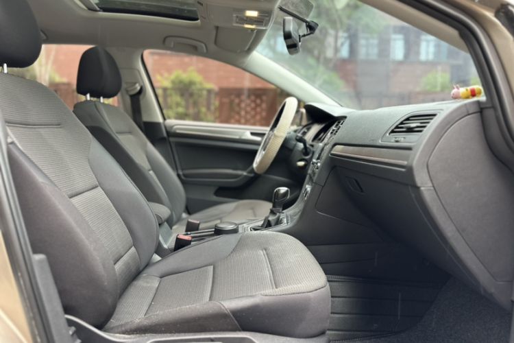 Used Volkswagen Golf 2016 1.6L Automatic Comfort Model Interior 2