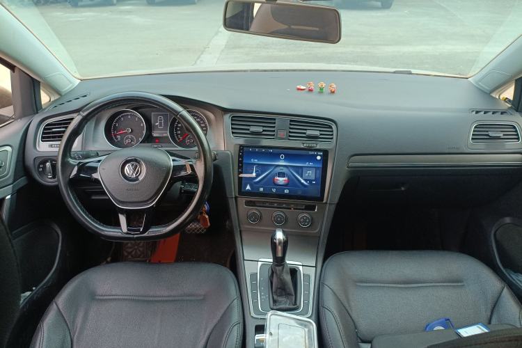 Used Volkswagen Golf 2016 230TSI Automatic Comfort Version Interior 2