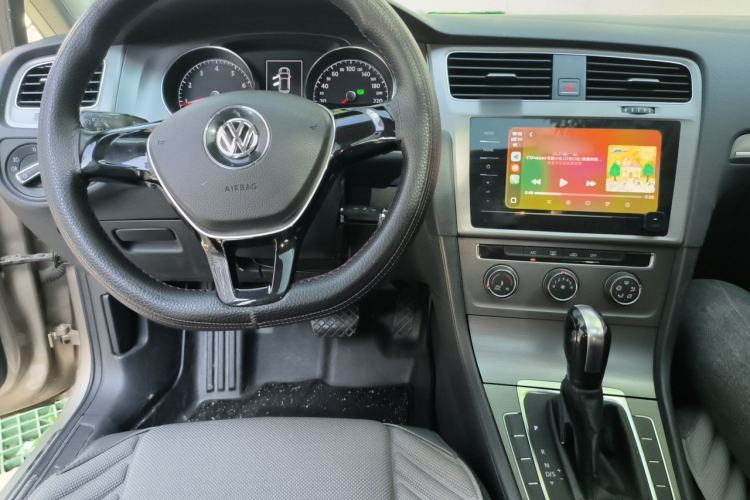 Used Volkswagen Golf 2016 1.6L Automatic Comfort Model Interior 2