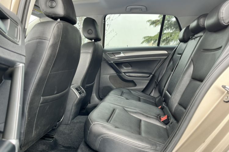 Used Volkswagen Golf 2016 230TSI Automatic Comfort Version Interior 3