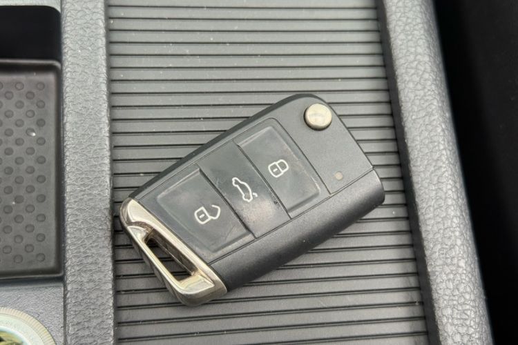 Used Volkswagen Golf 2016 280TSI Automatic Flagship Model Interior 4