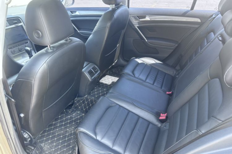 Used Volkswagen Golf 2016 230TSI Automatic Luxury Version Interior 4
