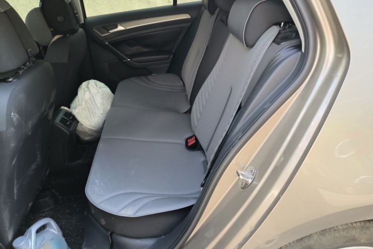 Used Volkswagen Golf 2016 1.6L Automatic Comfort Model Interior 4
