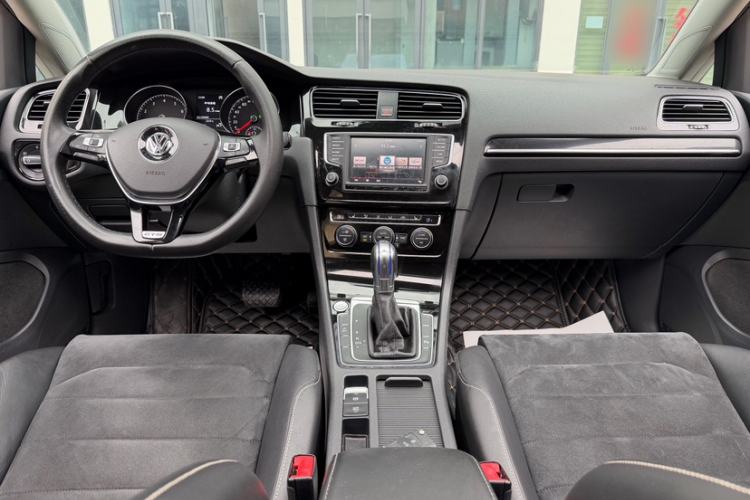 Used Volkswagen Golf 2016 280TSI Automatic Flagship Model Interior 7