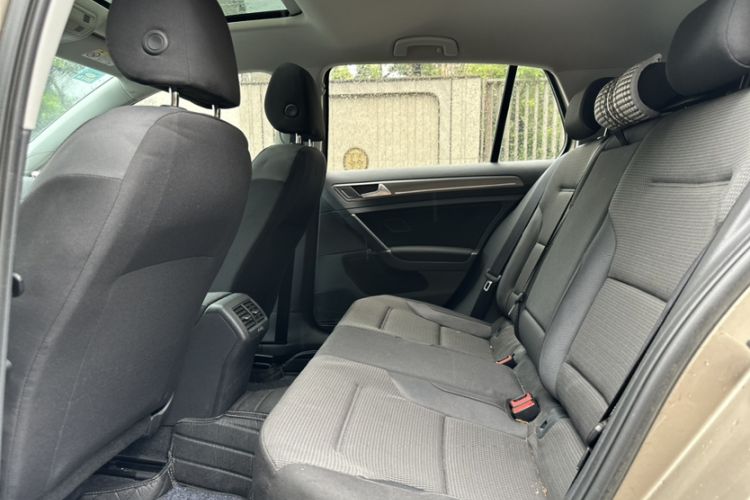 Used Volkswagen Golf 2016 1.6L Automatic Comfort Model Interior 8