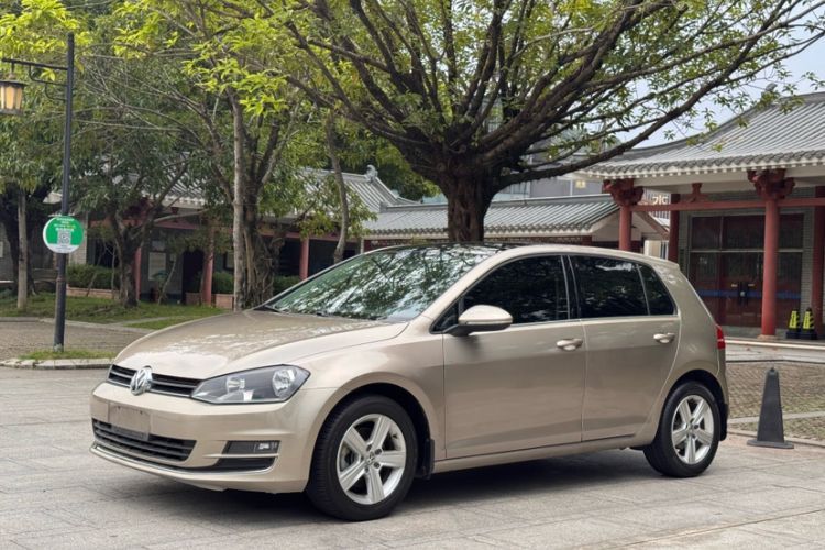 Ojetý Volkswagen Golf 2016 1.6L Automatic Comfort Model Guazi used car, China used car export, Used car for sale, Used cars, Cheapest cars for sale