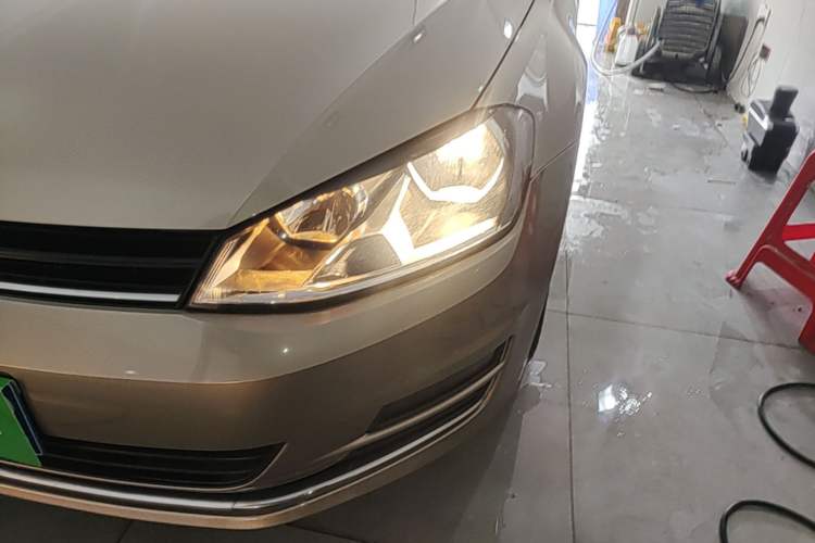 Used Volkswagen Golf 2016 1.6L Automatic Fashion Model Left Front Headlight