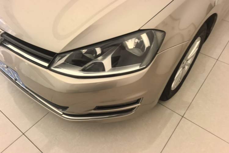 Used Volkswagen Golf 2016 1.6L Automatic Fashion Model Left Front Headlight