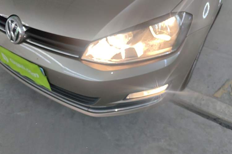 Used Volkswagen Golf 2016 1.6L Automatic Comfort Model Left Front Headlight
