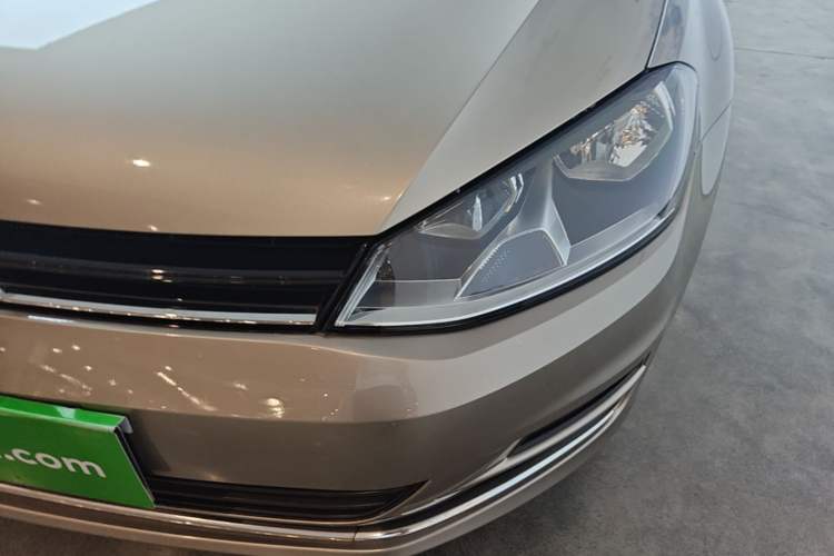 Used Volkswagen Golf 2016 230TSI Automatic Luxury Version Left Front Headlight