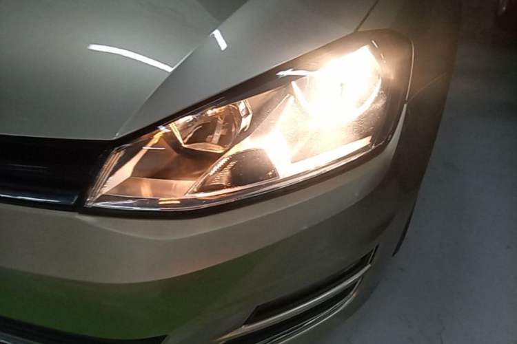 Used Volkswagen Golf 2016 230TSI Automatic Comfort Version Left Front Headlight